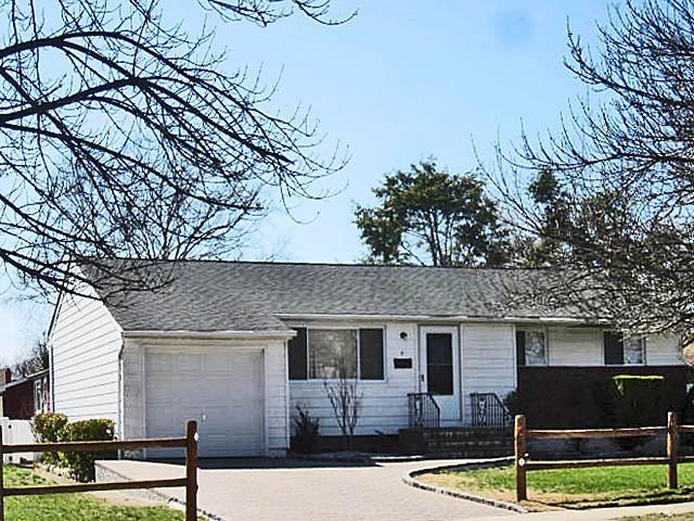 6 Grohmans Ln - Photo 3 of 14