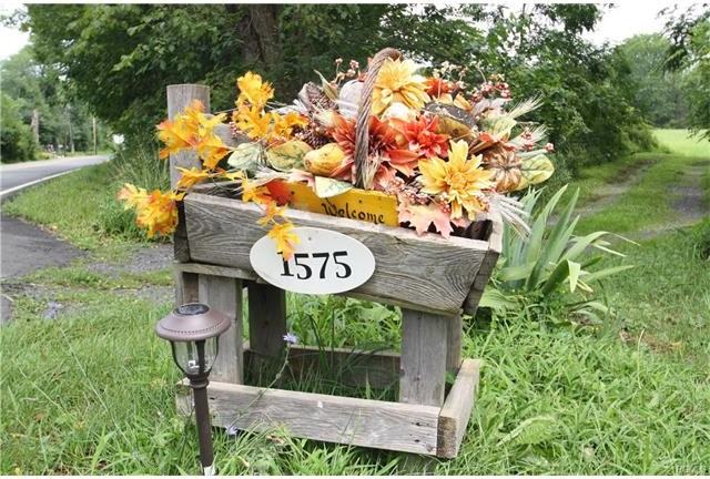 1575 Albany Post Rd - Photo 2 of 19