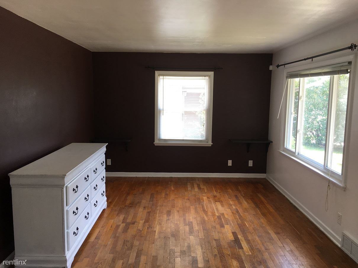 1112 Ontario St - Photo 2 of 13