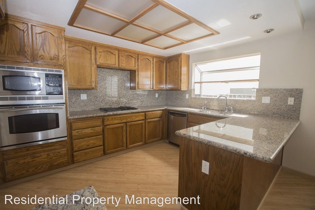 43637 Southerland Way - Photo 3 of 12