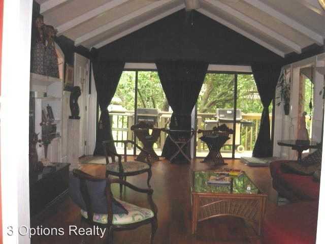 915 Oakhaven Dr - Photo 3 of 9