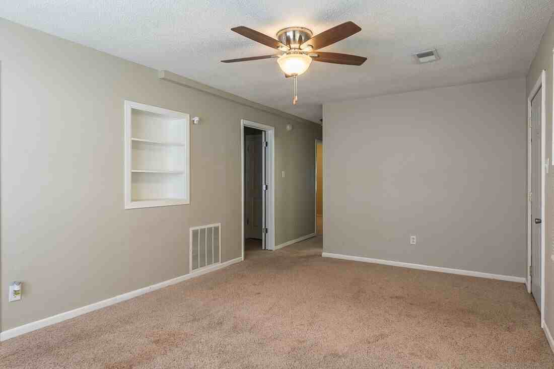 2903 W 69th St - Photo 3 of 8