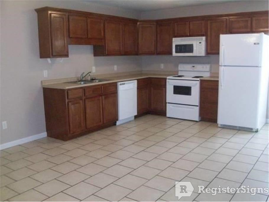 1007 Belt St - Photo 2 of 8