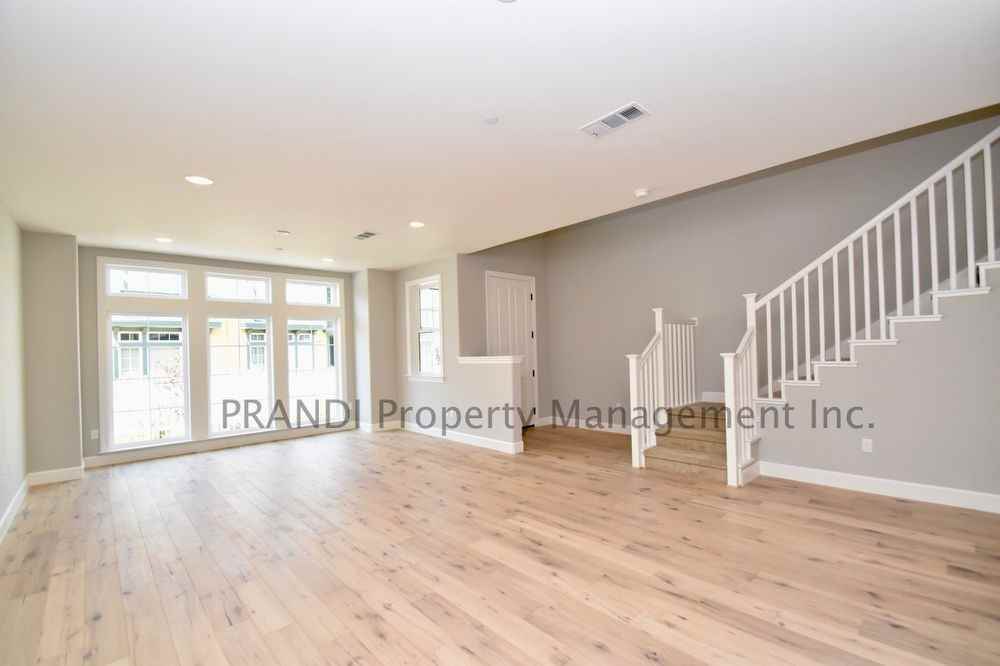 24 Bayharbor Way - Photo 2 of 20