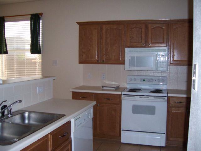 1530 Vista Bend Dr - Photo 3 of 8