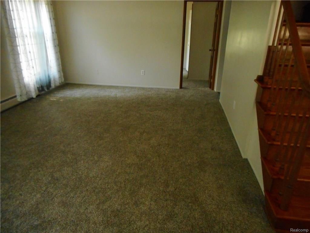 8475 Burning Bush - Photo 3 of 11