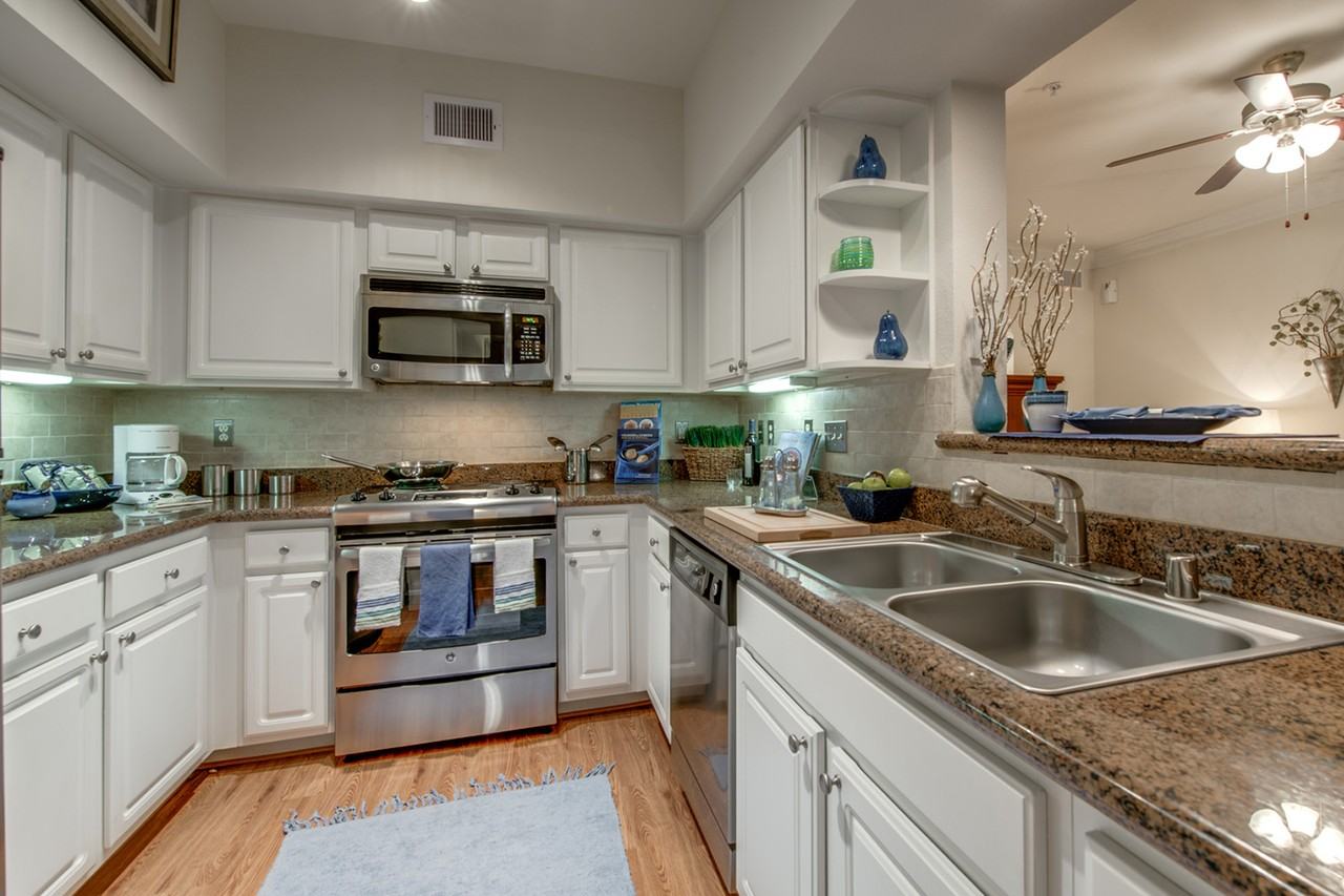 Post Oak at Woodway - Photo 3 of 28