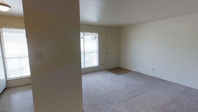 Los Arcos - Photo 3 of 45