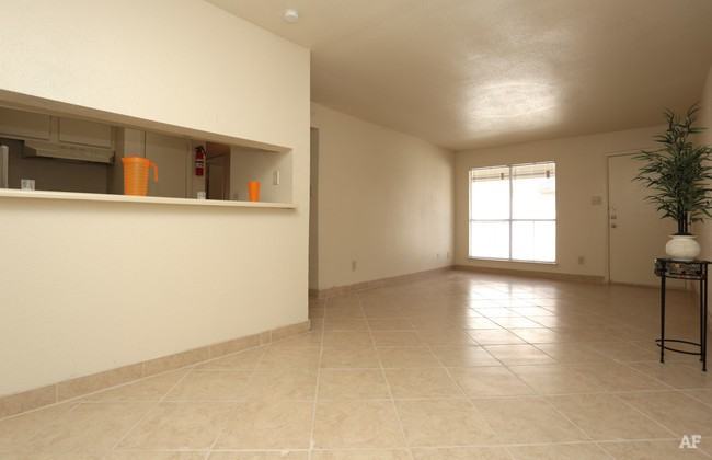 Los Arcos - Photo 2 of 45