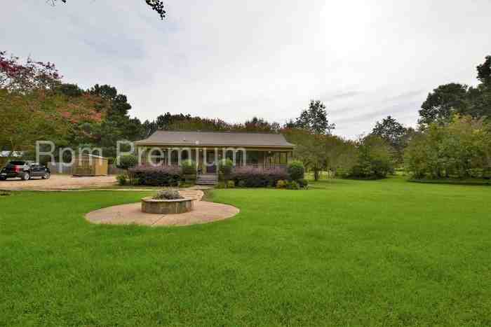 10580 Camelot Square - Photo 2 of 28