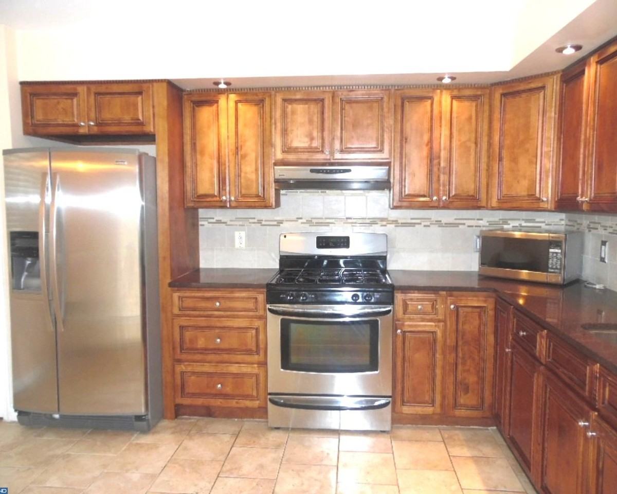 164 Yorktown Blvd - Photo 3 of 17