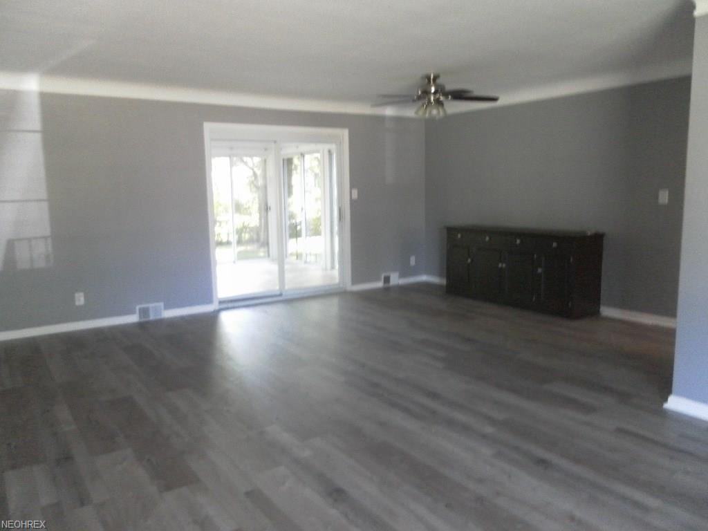 6442 Fairhaven Rd - Photo 3 of 17