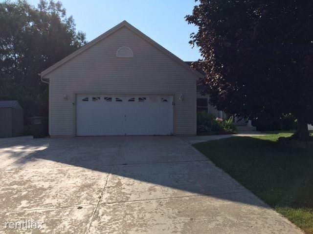 4330 S 38th St - Photo 3 of 7