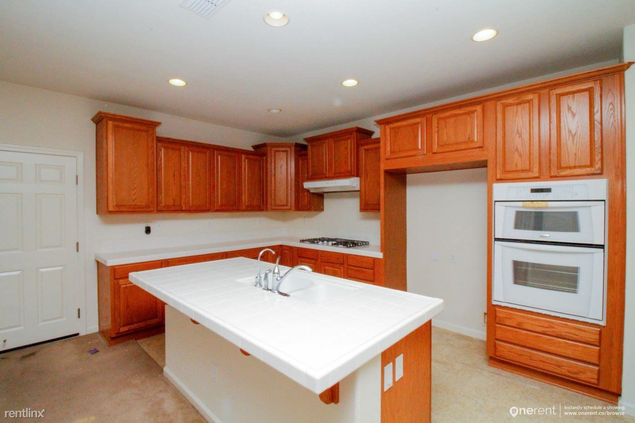 661 S 22nd St - Photo 2 of 21