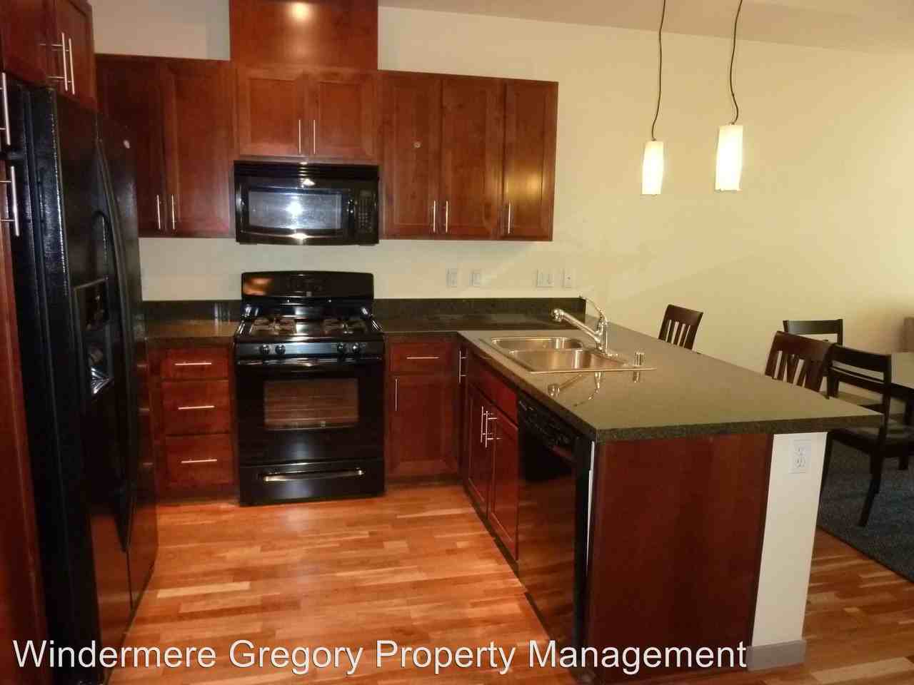 375 Kirkland Ave - Photo 3 of 15