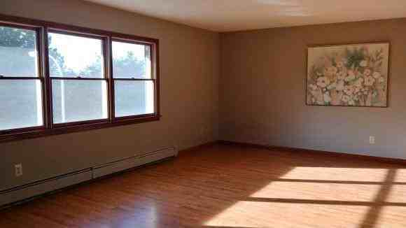 1613 Campus Dr - Photo 3 of 8