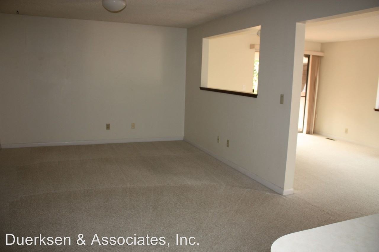 3005 NW Maxine Cir - Photo 2 of 9