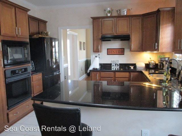 1104 Lillibridge Dr - Photo 3 of 9