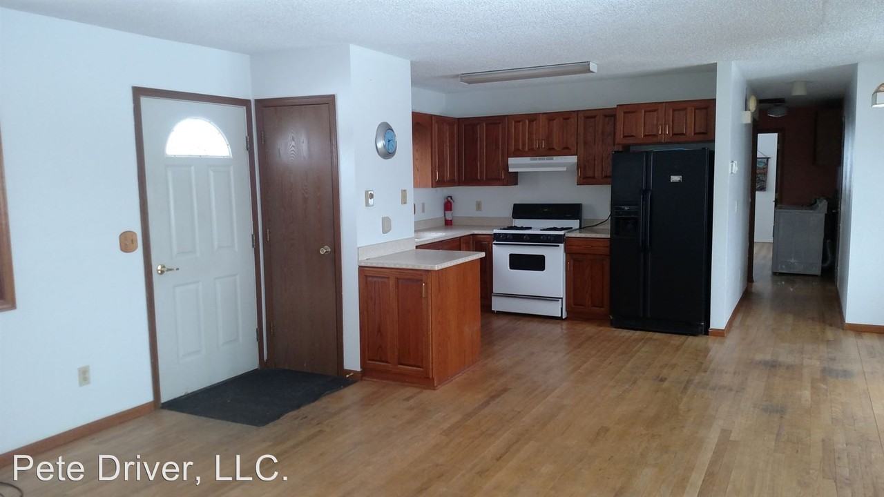 2600 Sammye Ave - Photo 3 of 13