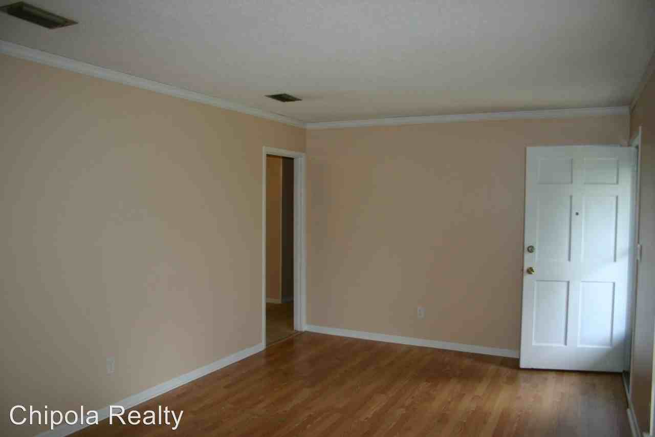 3609 Westbrook Dr - Photo 3 of 11