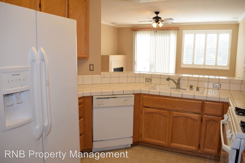 1089 Rudgwick Dr - Photo 3 of 21