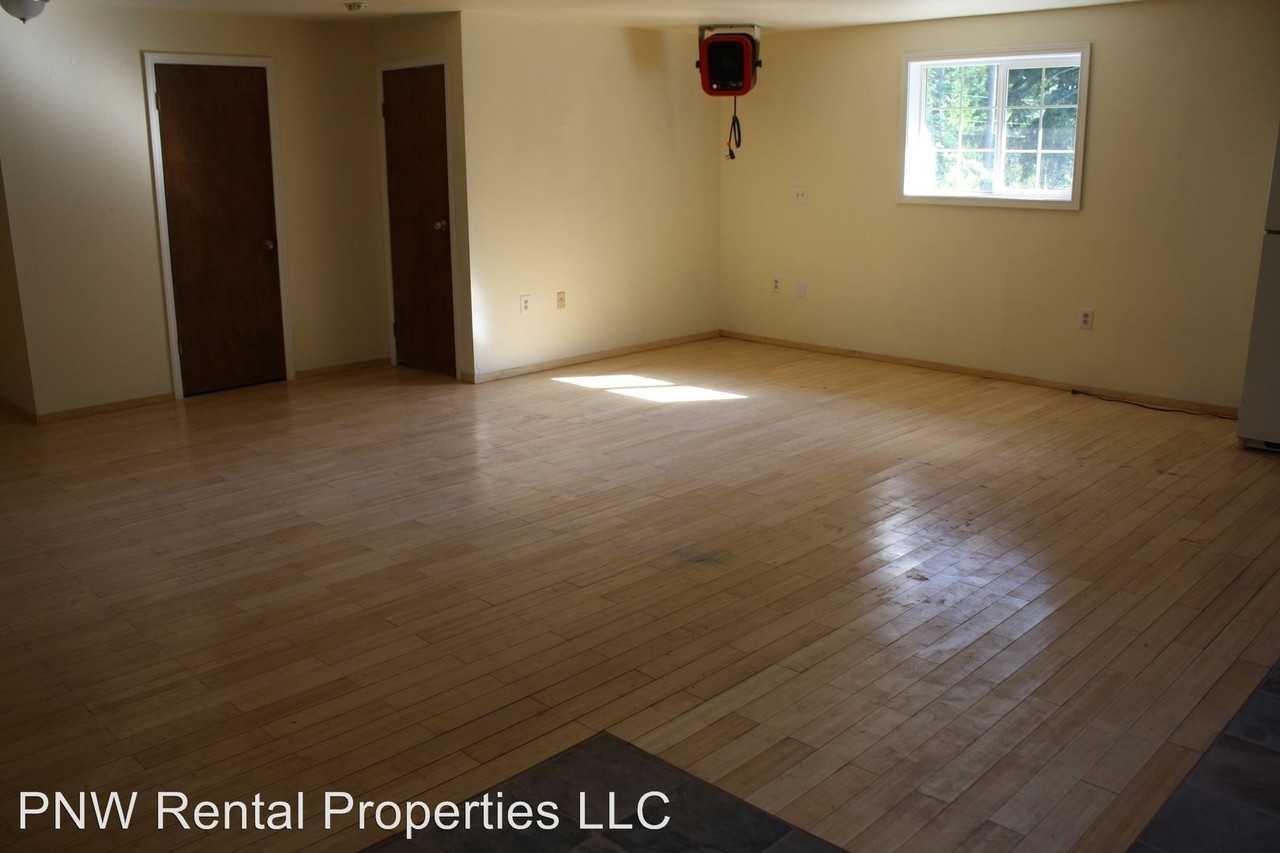 4721 301st St E - Photo 2 of 6