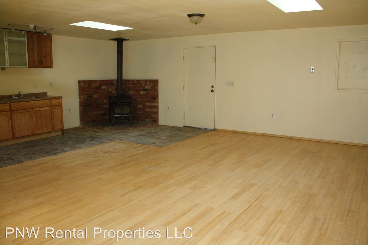 4721 301st St E - Photo 3 of 6