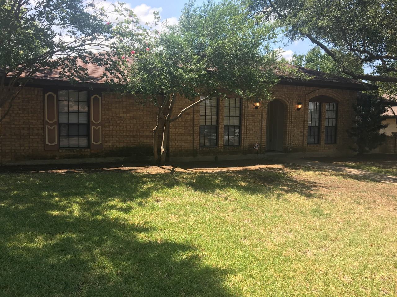 1934 Maxwell Dr - Photo 2 of 14