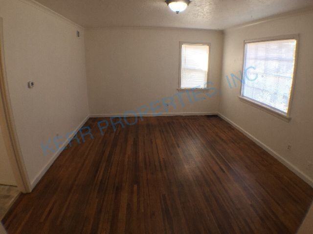 141 Maple Blvd - Photo 2 of 14