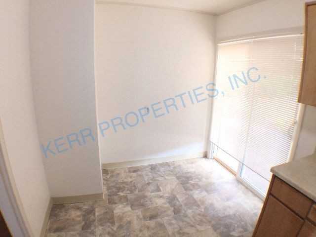 141 Maple Blvd - Photo 3 of 14