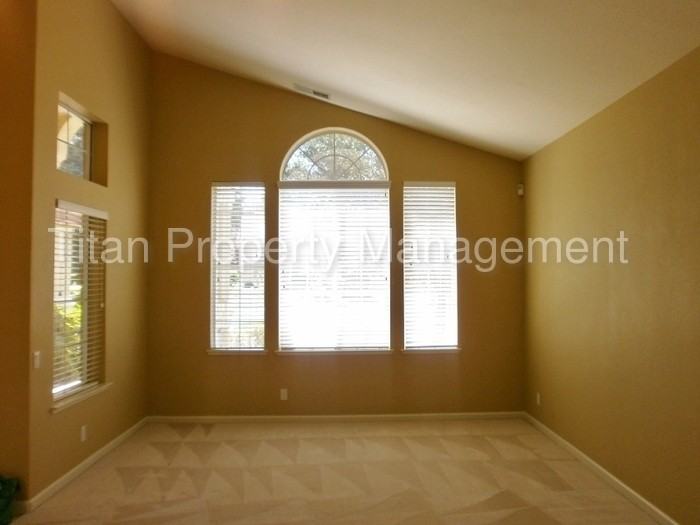 126 Teceira Way - Photo 3 of 27