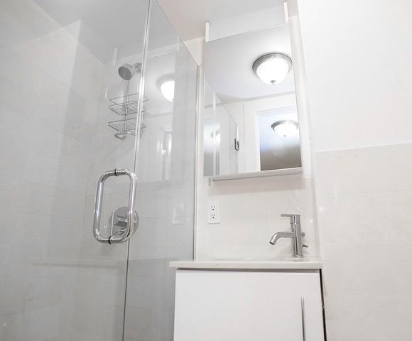 118 E 4th St - Photo 2 of 4