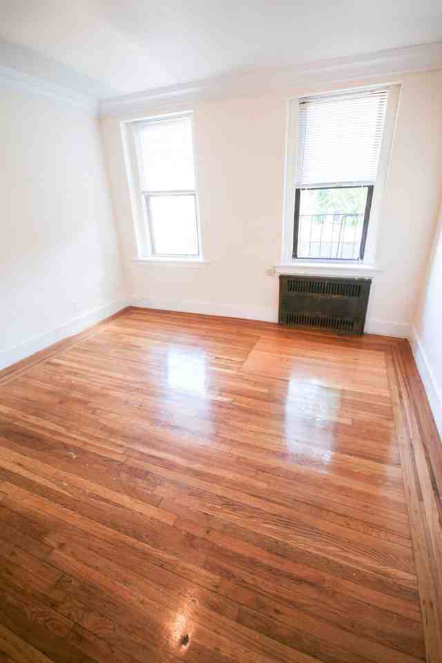 128 St Marks Pl - Photo 3 of 3