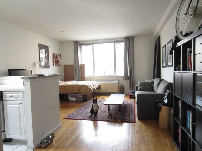 160 W 22nd St - Photo 2 of 5