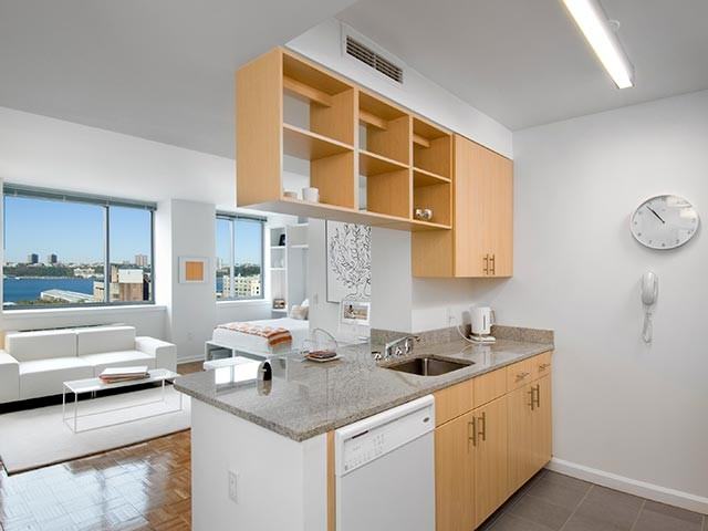 515 W 52nd St #16G - Photo 2 of 5