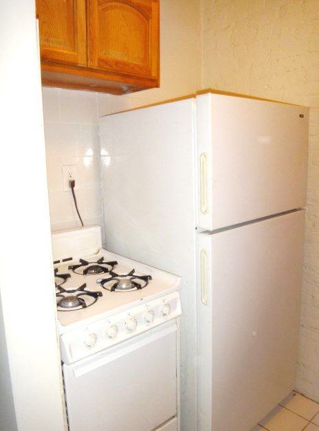 1324 2nd Ave - Photo 3 of 5