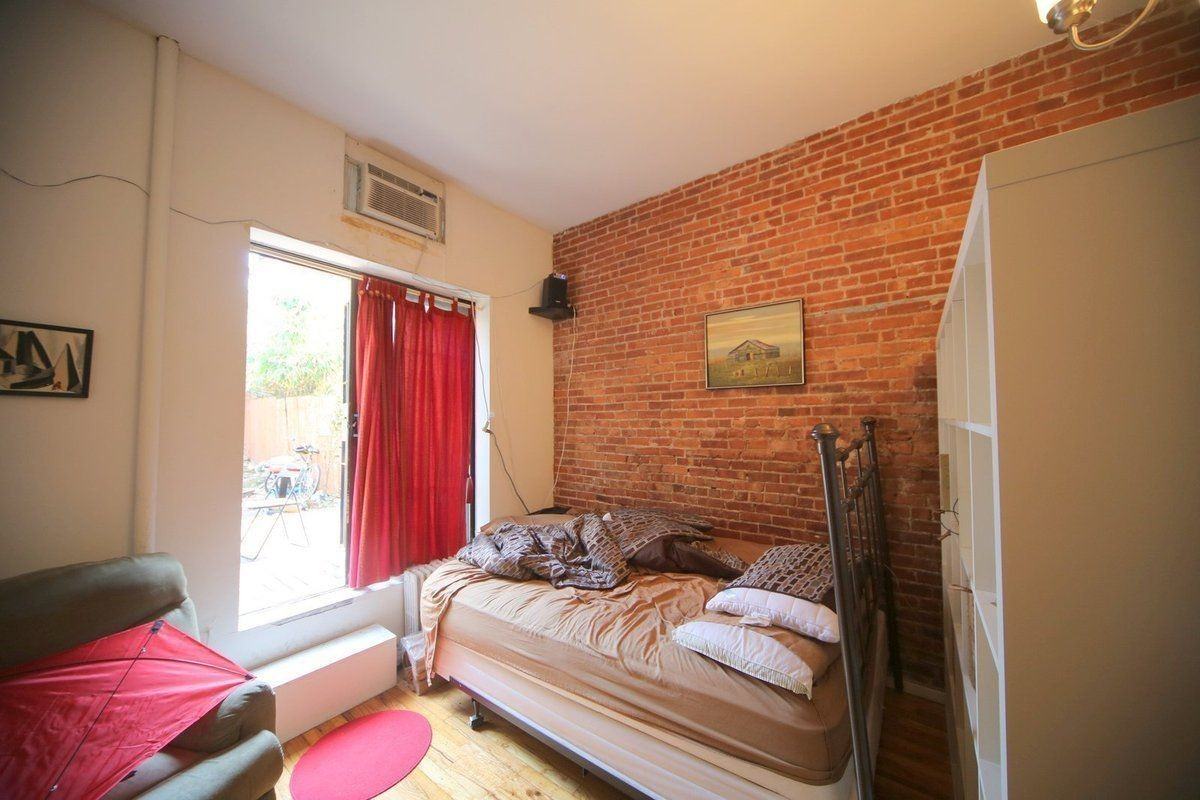 447 7th Ave - Photo 2 of 5