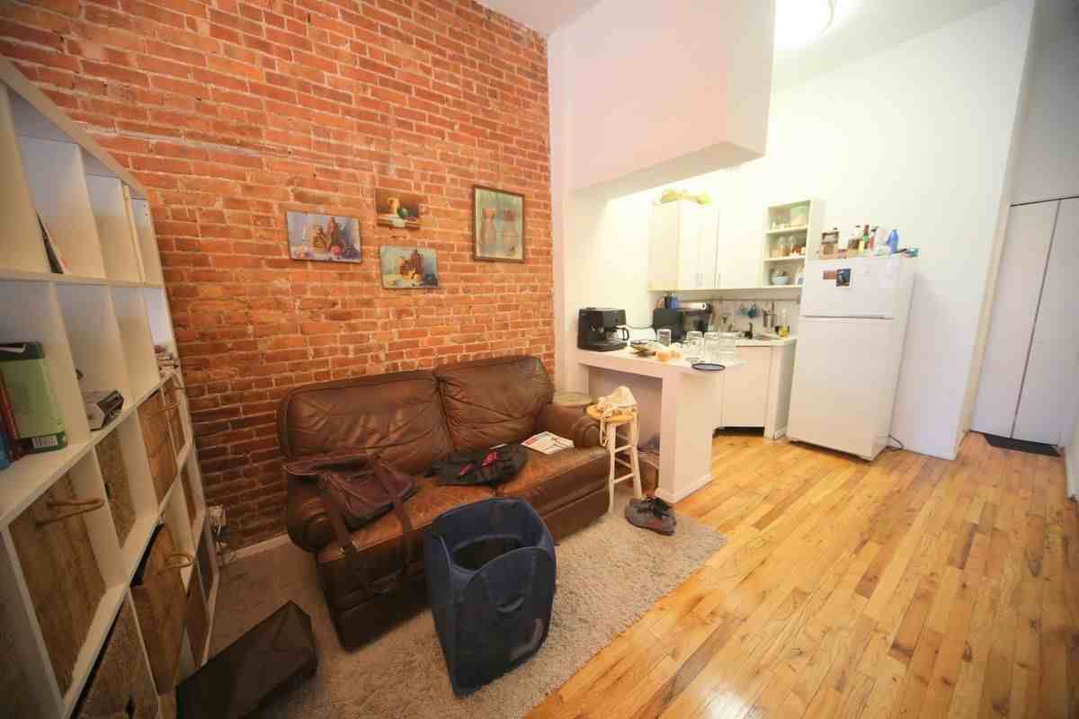 447 7th Ave - Photo 3 of 5