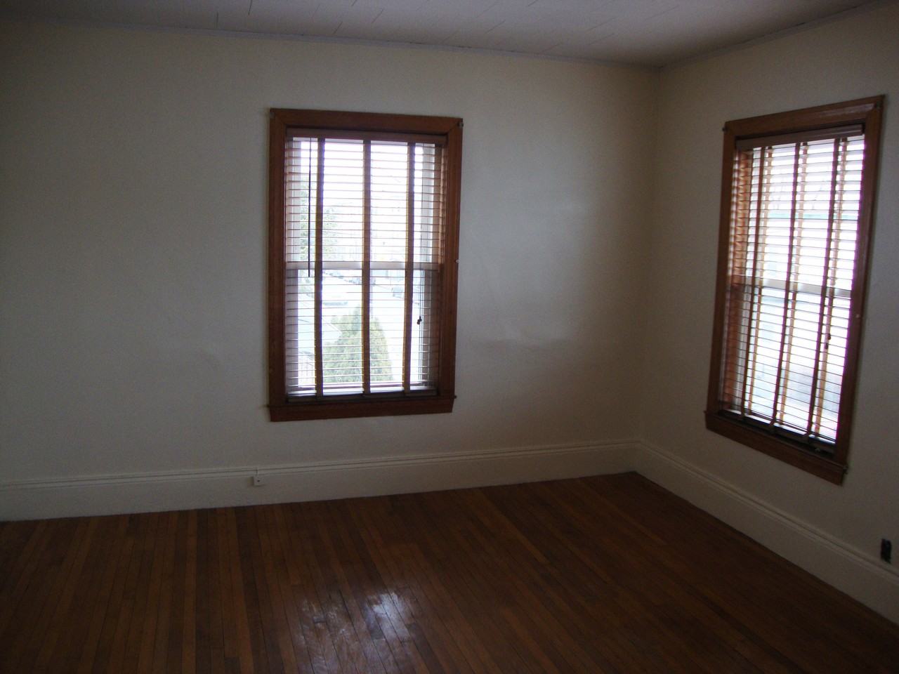 22 Louis St 2 - Photo 3 of 7