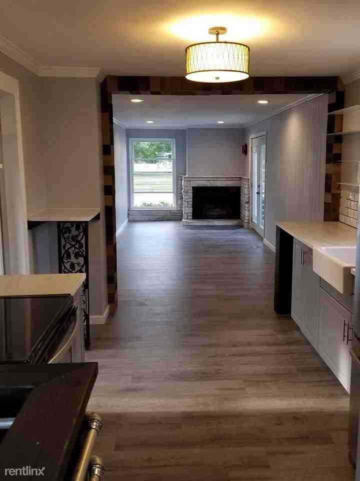 1704 Nebobish St - Photo 2 of 18