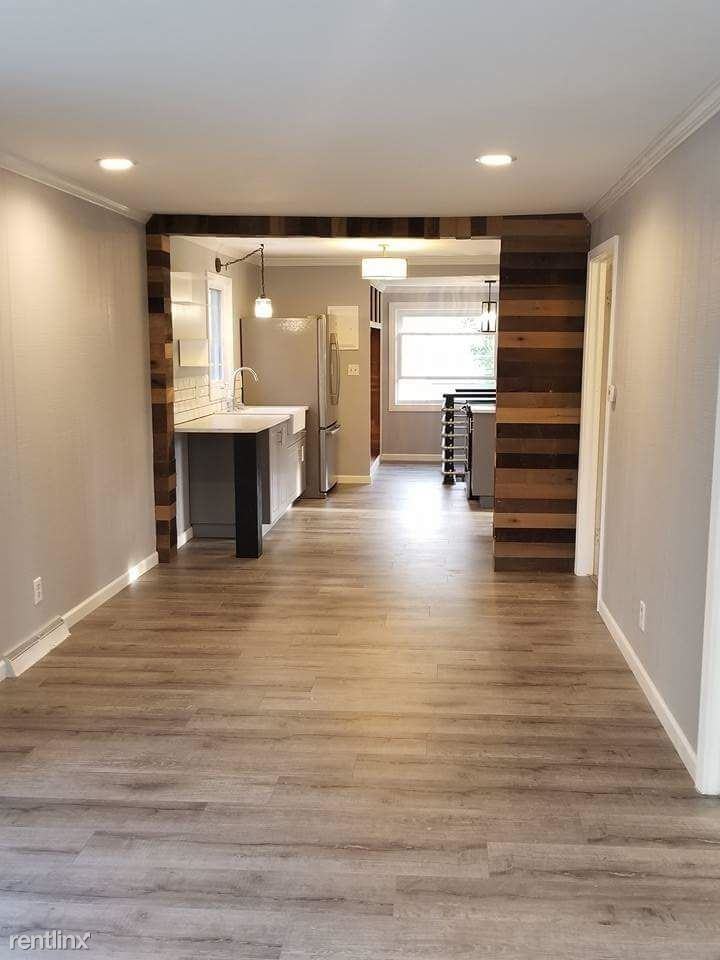 1704 Nebobish St - Photo 3 of 18