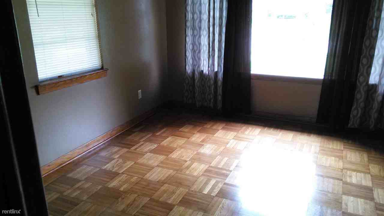 1249 Michael St - Photo 3 of 9