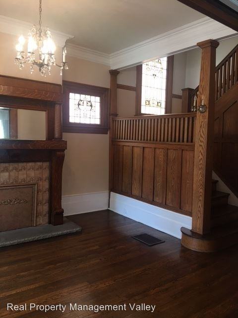 1566 Virginia St E - Photo 2 of 14