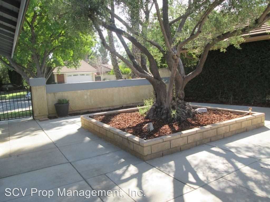 25634 Salceda Rd - Photo 2 of 24