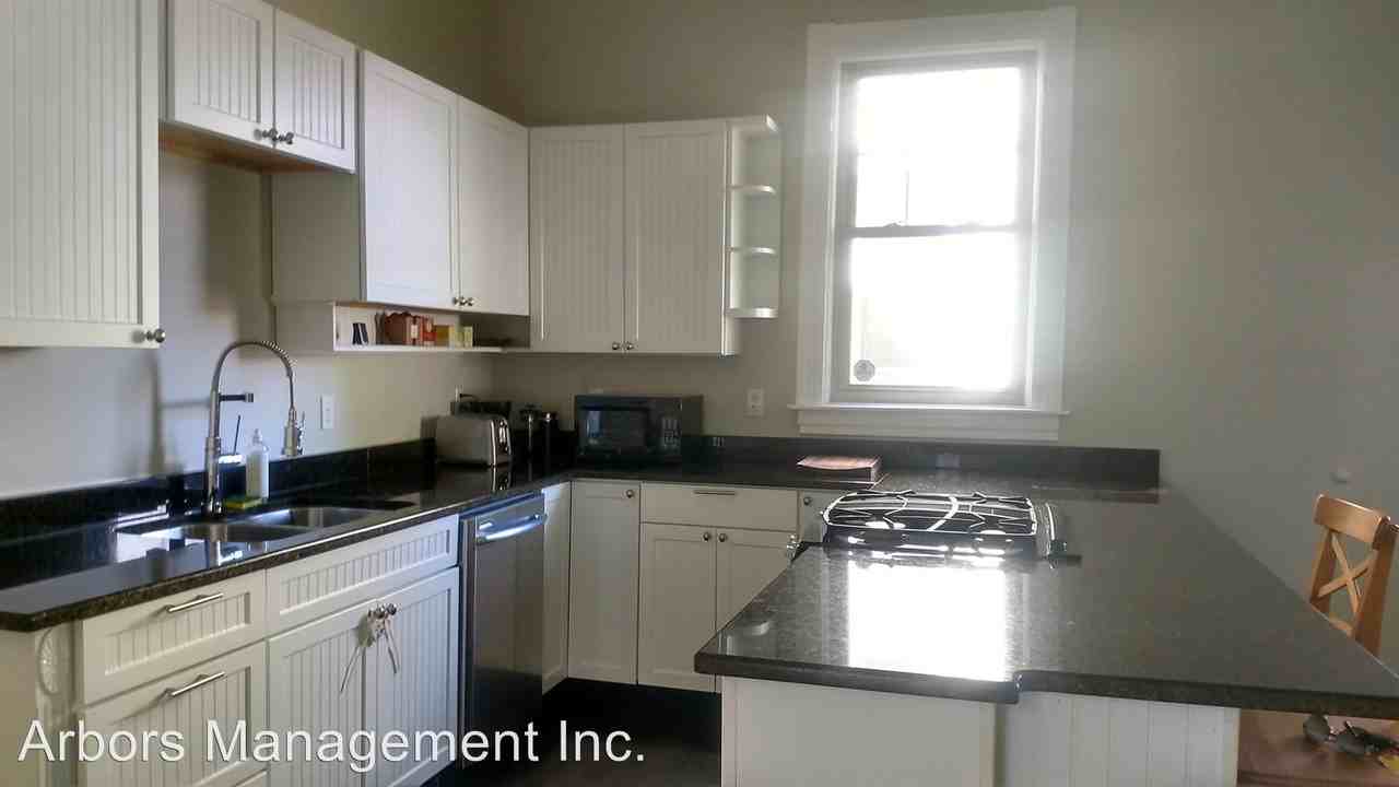 239 S Pacific Ave - Photo 3 of 15
