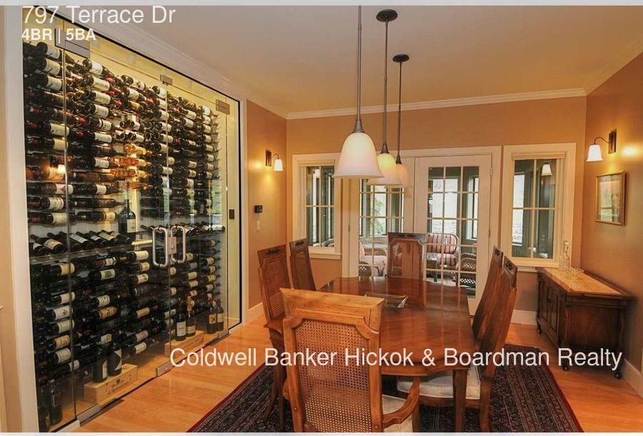 797 Terrace Dr - Photo 3 of 37