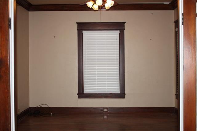 1005 W Main St - Photo 2 of 8