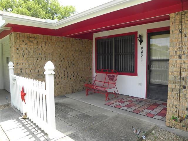9621 Santa Monica Dr - Photo 3 of 17