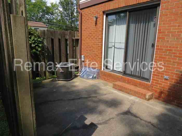 2251 Hughey Square Dr - Photo 2 of 18
