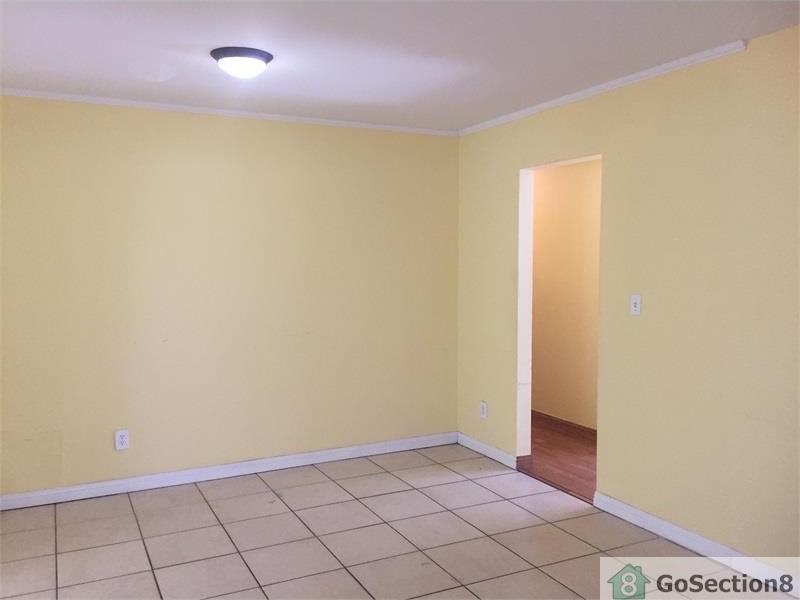 3735 W Ave K 13 - Photo 2 of 15